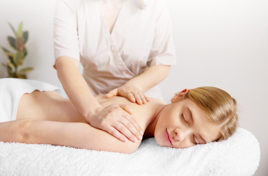 How Body Wellness Treatments at Beauty Salons Promote Holistic Health and Relaxation